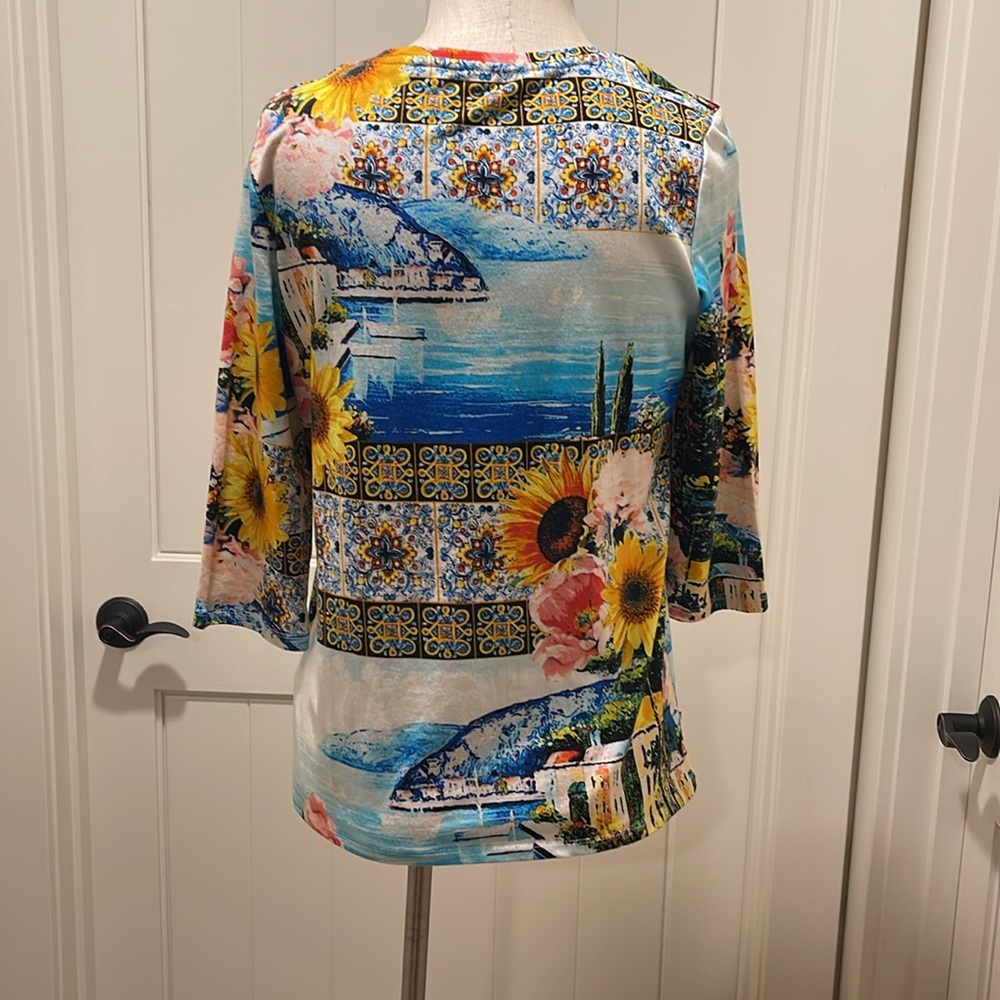 THOMAS & OLIVIA Sunflower Size M •Tee 3/4 Sleeves •Embellished Front EUC Great T - Picture 6 of 10